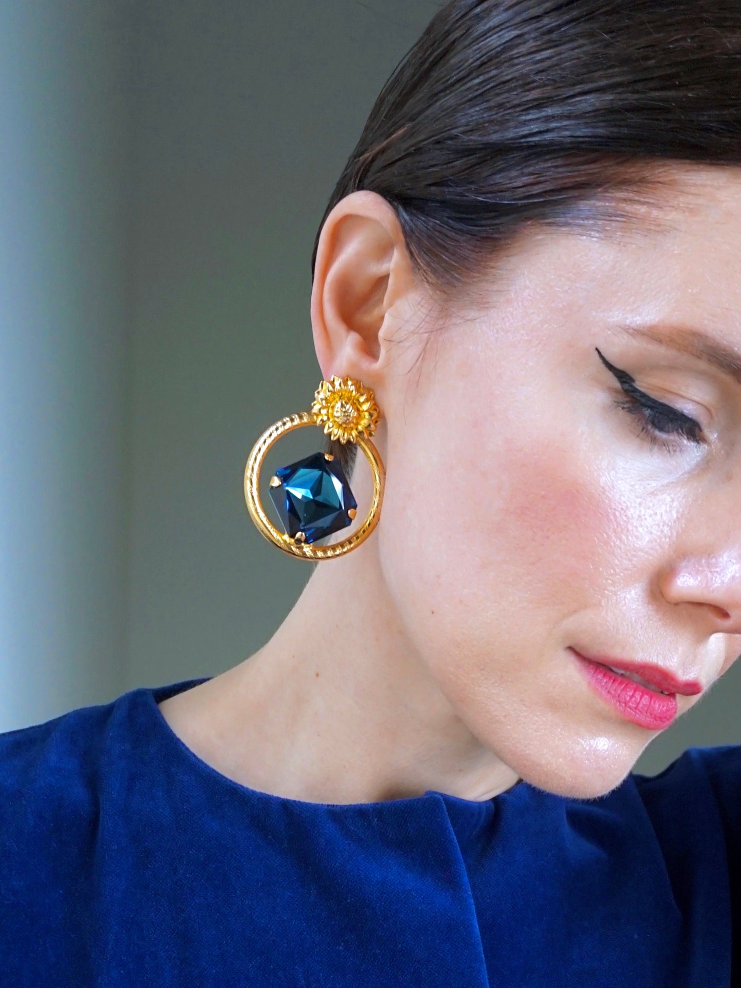 1990s Faux Sapphire Flower Earrings - Post