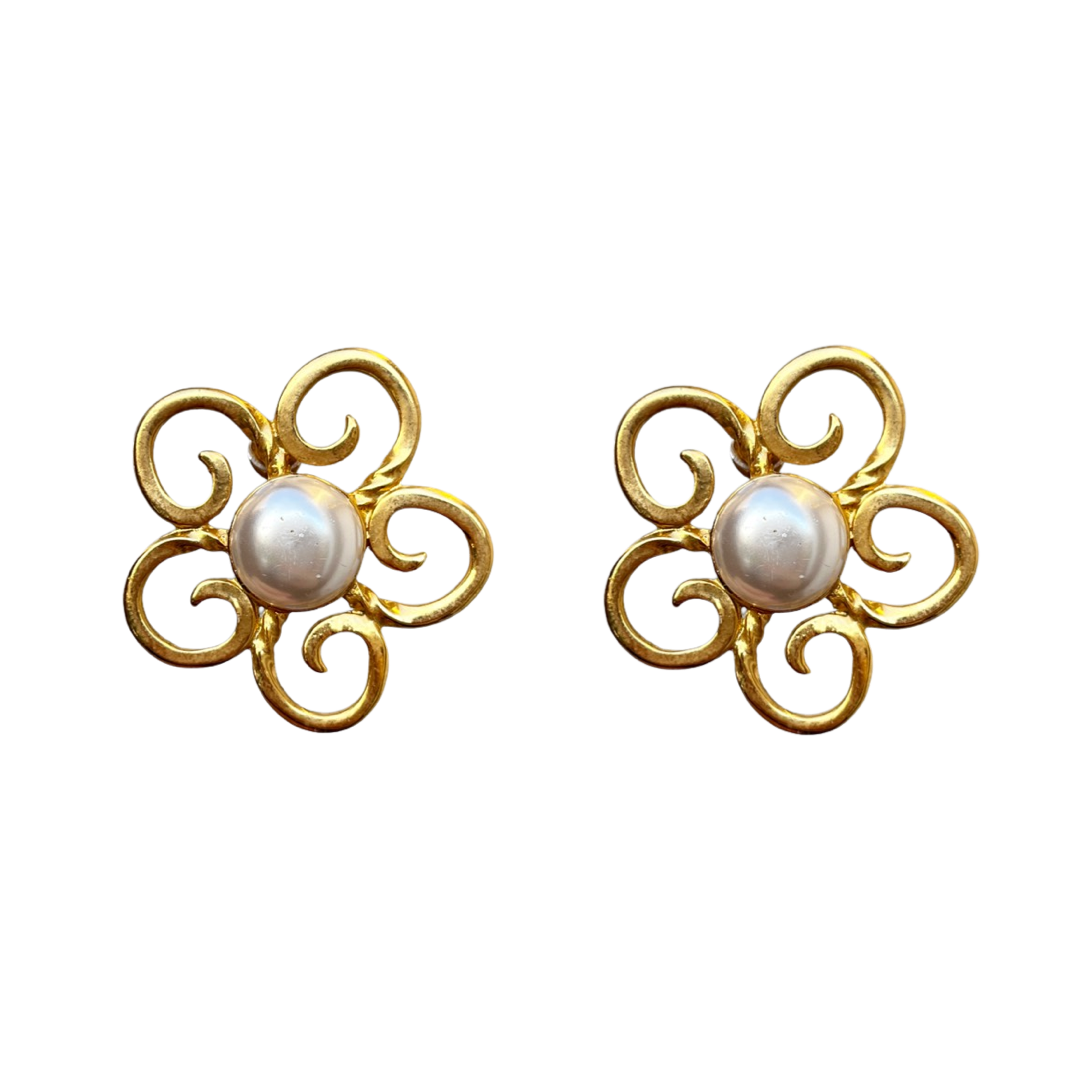 1990s Flower and Faux Pearl Earrings - Post